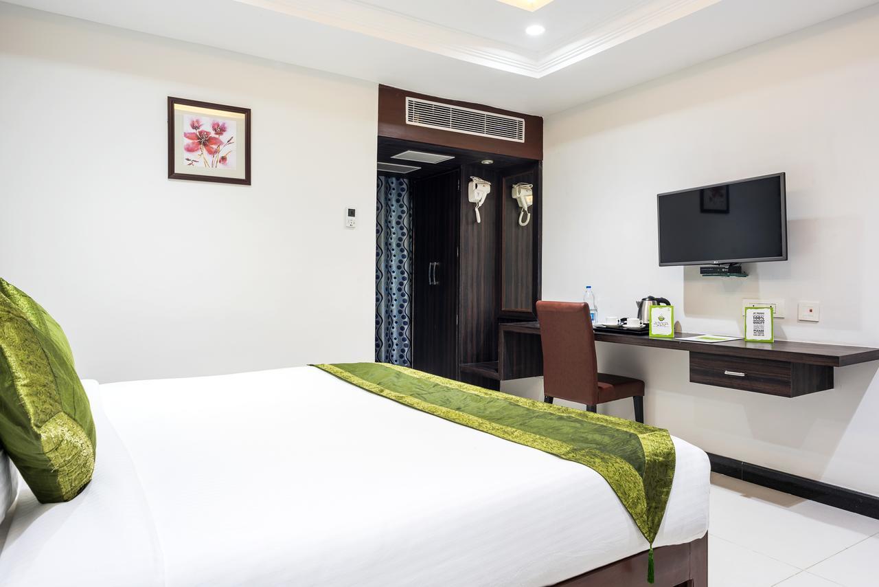 Treebo Empire Hotell Vijayawāda Exteriör bild